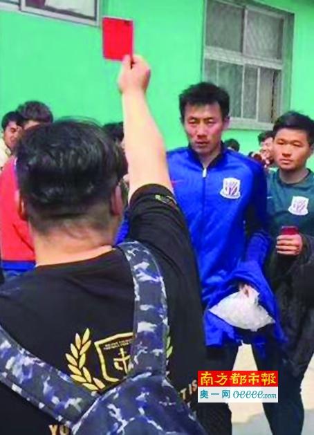 粉色沙发的色女发情